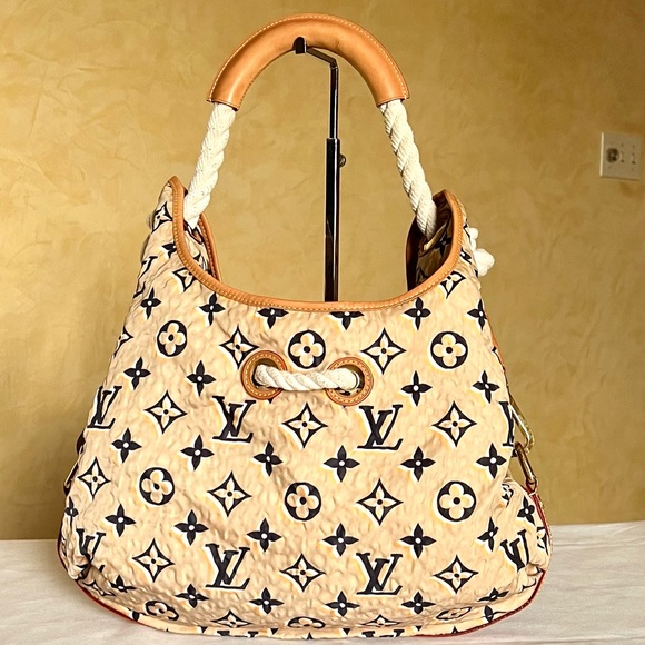 Authentic Louis Vuitton Monogram limited Edition Bulled MM - Picture 2 of 14